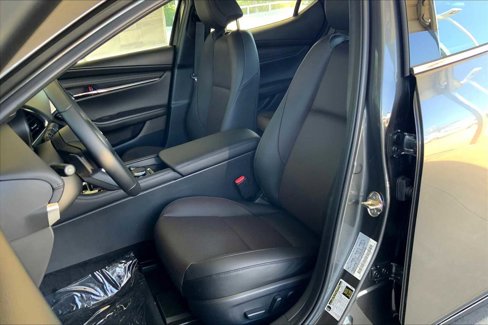 New 2026 MAZDA MAZDA3 Hatchback w/Premium Plus Pkg image 9