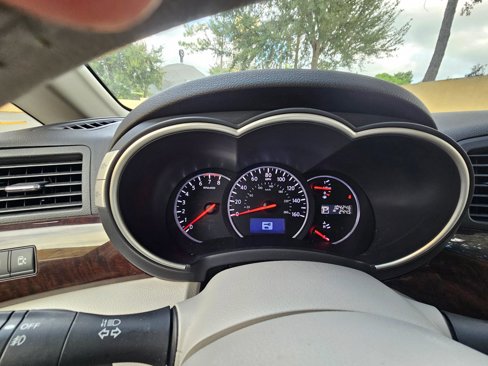 Used 2016 Nissan Quest SV image 11