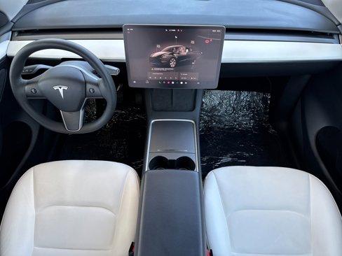 Used 2023 Tesla Model Y Long Range image 13