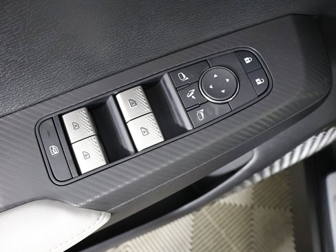 New 2025 Mitsubishi Outlander AWD image 43