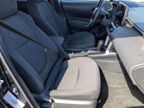 Used 2024 Toyota Corolla Cross LE image 36