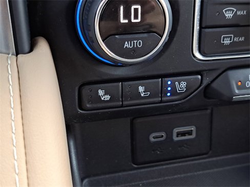 Used 2024 Chevrolet Tahoe Premier image 16