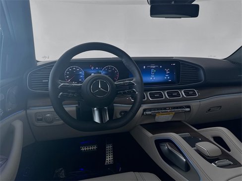 New 2026 Mercedes-Benz GLS 580 4MATIC image 23