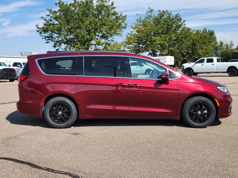 Certified 2021 Chrysler Pacifica Touring w/ Cold Weather Group image 2