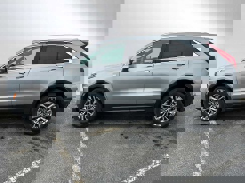 Used 2024 Cadillac XT4 Premium Luxury image 4