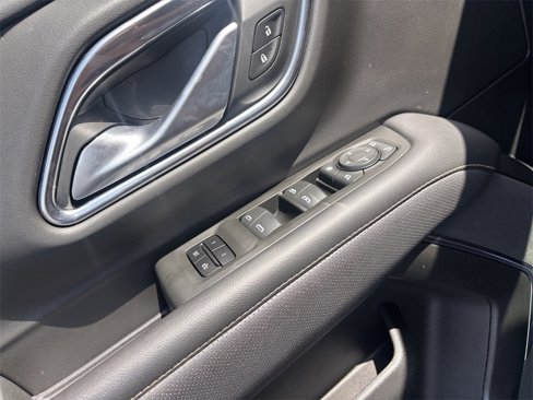 Used 2022 GMC Yukon AT4 image 24