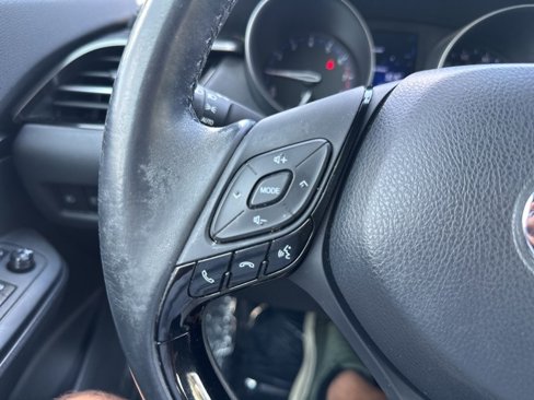Used 2018 Toyota C-HR image 19