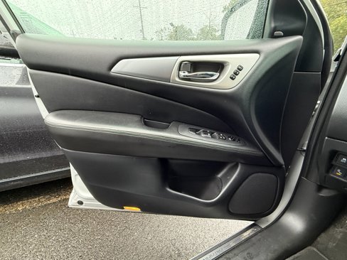 Used 2020 Nissan Pathfinder SL image 20
