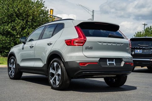 New 2026 Volvo XC40 B5 Plus w/ Protection Package Premier image 4