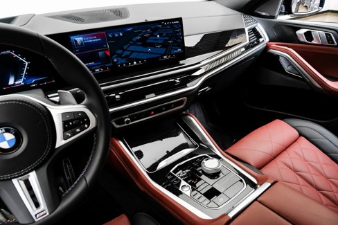 Used 2025 BMW X6 M60i w/ Executive Package image 27