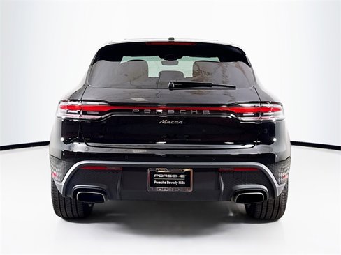 Used 2025 Porsche Macan image 10