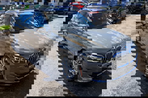 Used 2022 BMW 740i w/ Premium Package image 20