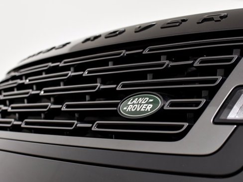 Used 2024 Land Rover Range Rover SE image 4