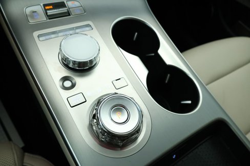 Used 2026 Genesis GV70 2.5T Advanced image 15