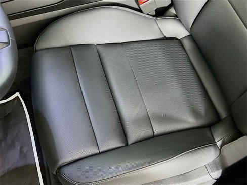 Used 2025 Porsche Cayenne image 22