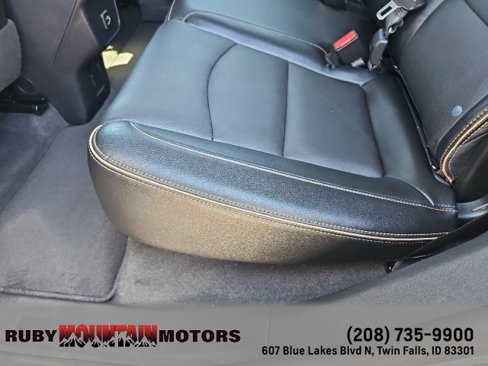 Used 2023 GMC Terrain AT4 image 22