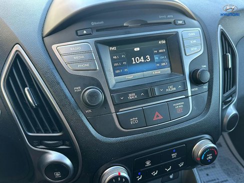 Used 2015 Hyundai Tucson SE image 22
