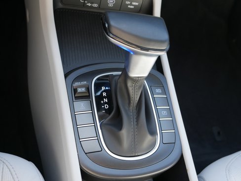 Certified 2025 Hyundai Kona SEL image 24