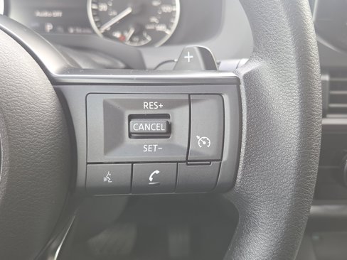 Used 2025 Nissan Pathfinder S image 17