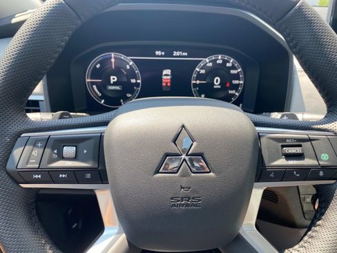 New 2025 Mitsubishi Outlander 4WD Plug-In Hybrid image 15