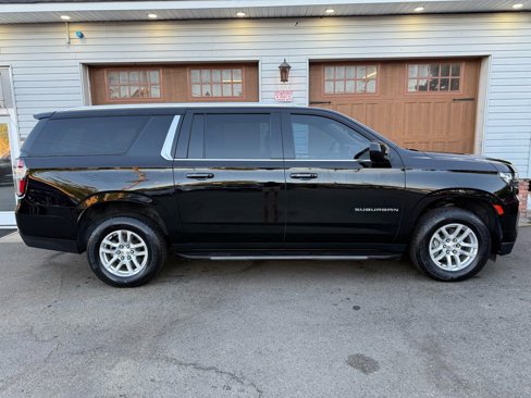 Used 2021 Chevrolet Suburban LT image 2