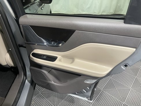Used 2022 Lincoln Corsair Reserve image 24