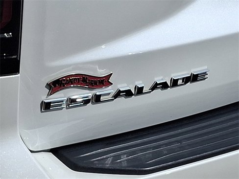 Used 2024 Cadillac Escalade ESV Luxury w/ LPO, Floor Liner Package image 8