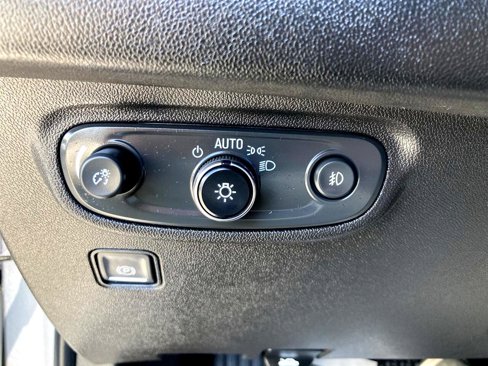 Used 2023 GMC Terrain SLT image 11
