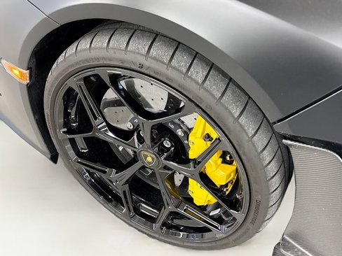 Used 2024 Lamborghini Revuelto image 29