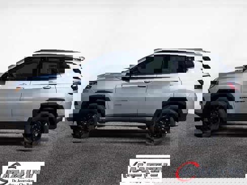 New 2026 Jeep Compass Latitude image 2