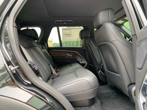 New 2025 Land Rover Range Rover SE image 17