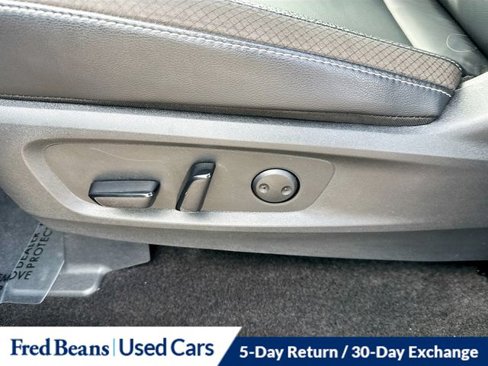 Used 2024 Nissan Pathfinder SL w/ Black Appearance Package image 35