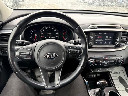 Used 2017 Kia Sorento EX image 21
