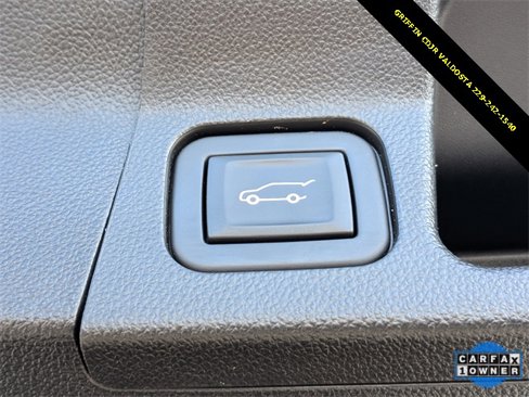 Used 2023 GMC Acadia SLT w/ Preferred Package image 13