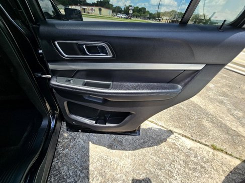 Used 2016 Ford Explorer XLT w/ Equipment Group 202A image 15