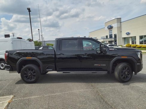 New 2025 GMC Sierra 2500 AT4 w/ AT4 Premium Plus Package image 3