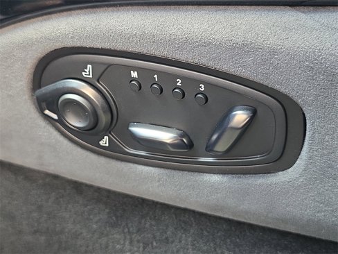 Used 2022 Aston Martin V8 Vantage Coupe image 14