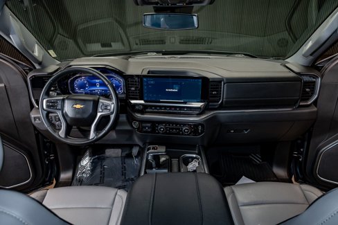Used 2024 Chevrolet Silverado 1500 LTZ image 19