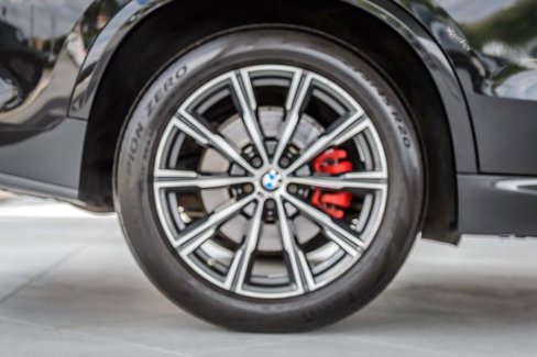 Used 2022 BMW X5 xDrive40i w/ M Sport Package image 16