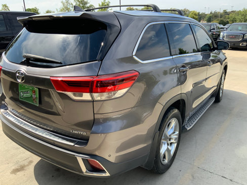 Used 2018 Toyota Highlander FWD V6 image 3
