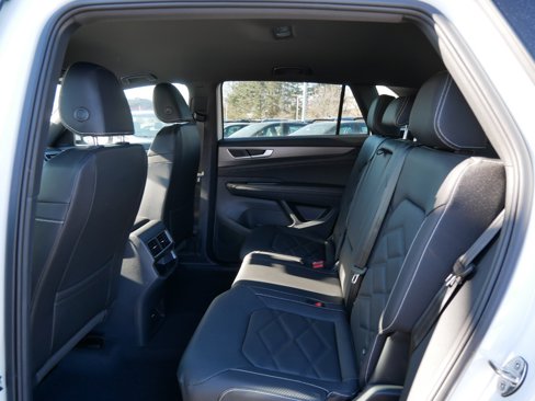 New 2025 Volkswagen Atlas Cross Sport SE image 7
