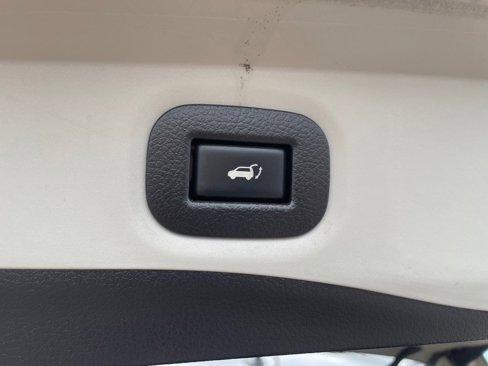 Used 2014 Nissan Rogue SV w/ SV Premium Package image 9