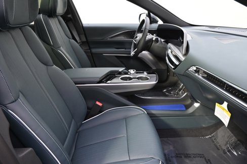 New 2025 Cadillac Lyriq Luxury image 16