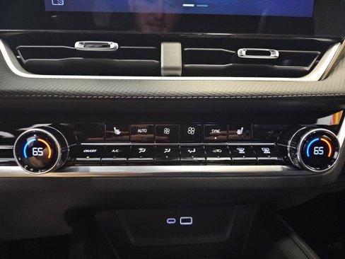 New 2026 Chevrolet Equinox LT w/ Convenience Package II image 27