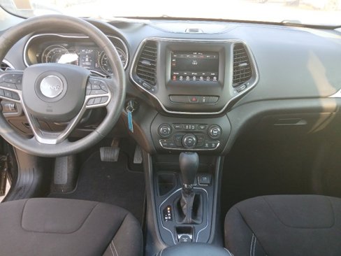 Used 2021 Jeep Cherokee Latitude image 16