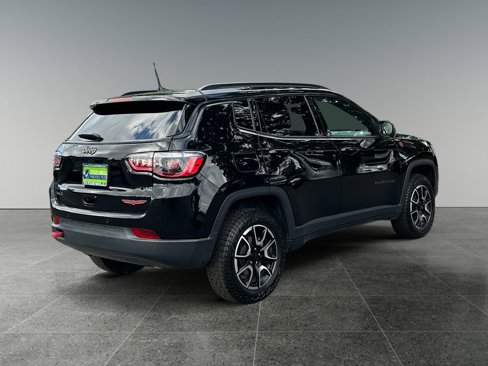 Used 2024 Jeep Compass Trailhawk image 7