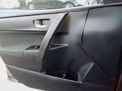 Used 2017 Toyota Corolla LE image 14