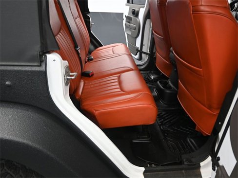 Used 2015 Jeep Wrangler Unlimited Rubicon image 17