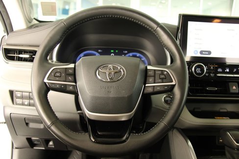 Used 2023 Toyota Highlander Limited image 30