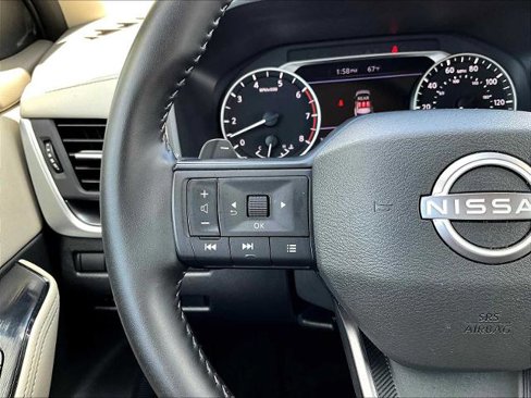 Certified 2025 Nissan Rogue SV image 22